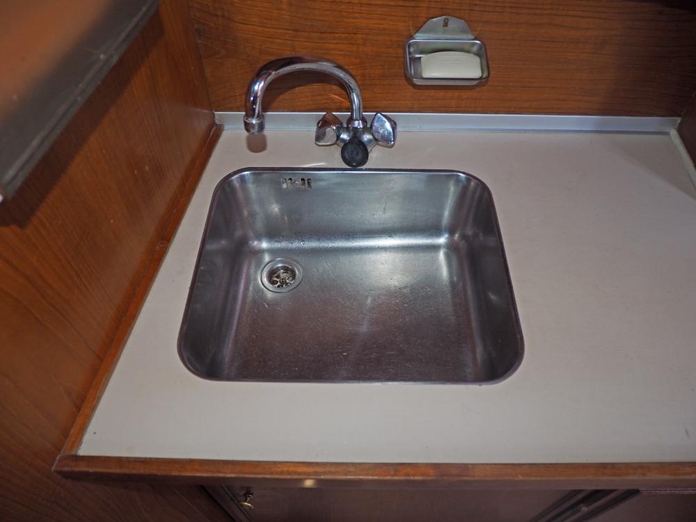 Cabin en avant, H&eacute;bergements